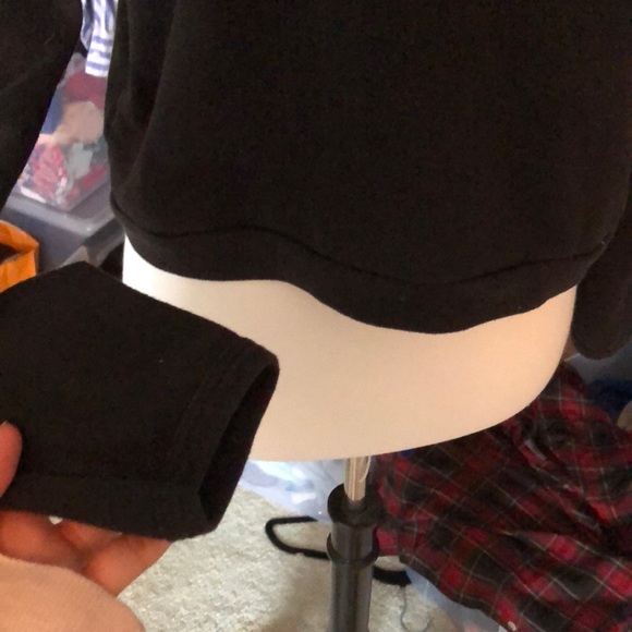 Super Cute Long Zipper Sleeve Simple Black Top - Picture 6 of 7